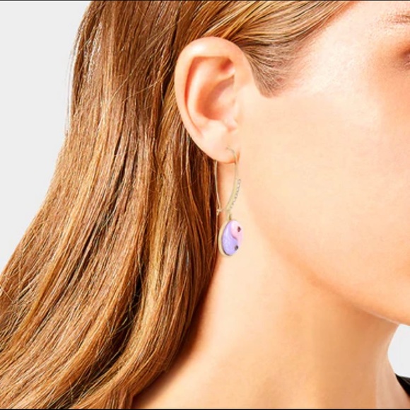 Betsy Johnson ✨ ENCHANTED YIN YANG EARRINGS PINK ✨ - Picture 3 of 3